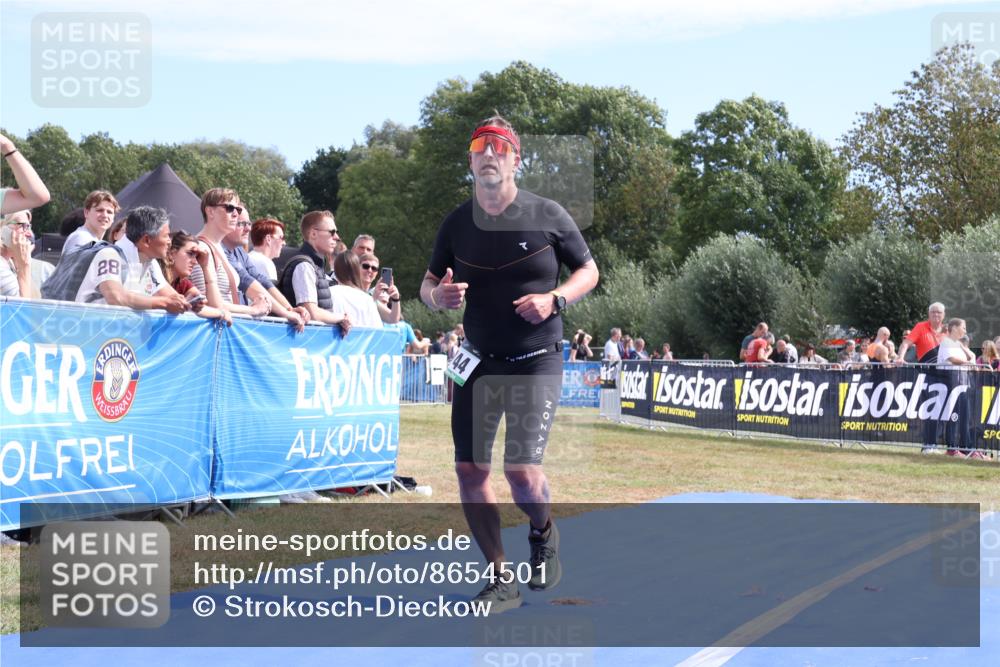 31.08.2025 - Elbe Triathlon Hamburg Strokosch-Dieckow http://msf.ph/oto/8654501 31.08.2025 11:38:07 Ziel 744 meine-sportfotos.de