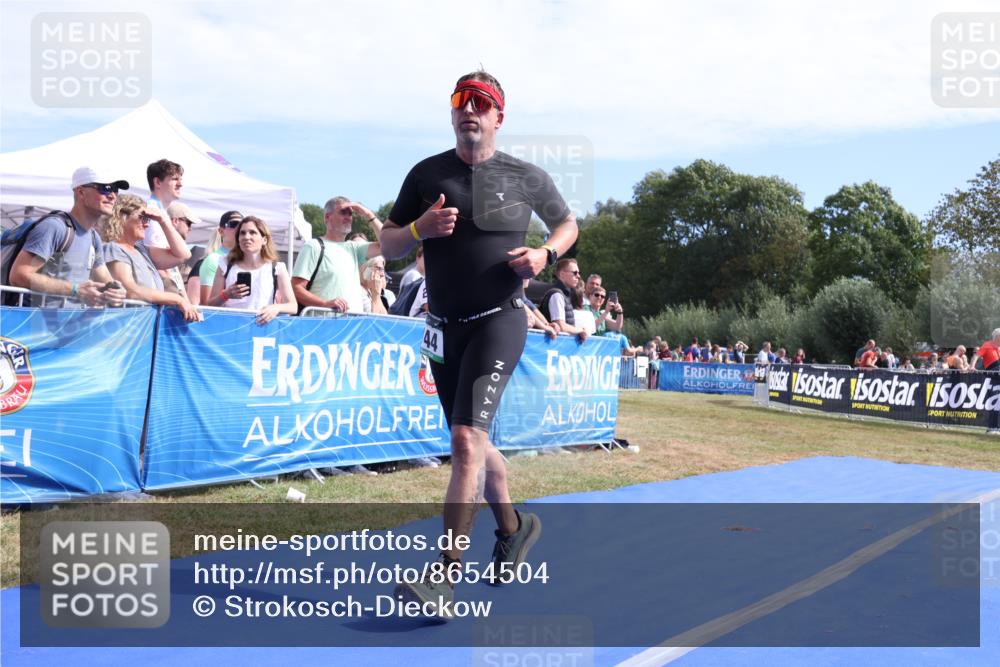 31.08.2025 - Elbe Triathlon Hamburg Strokosch-Dieckow http://msf.ph/oto/8654504 31.08.2025 11:38:07 Ziel 744 meine-sportfotos.de