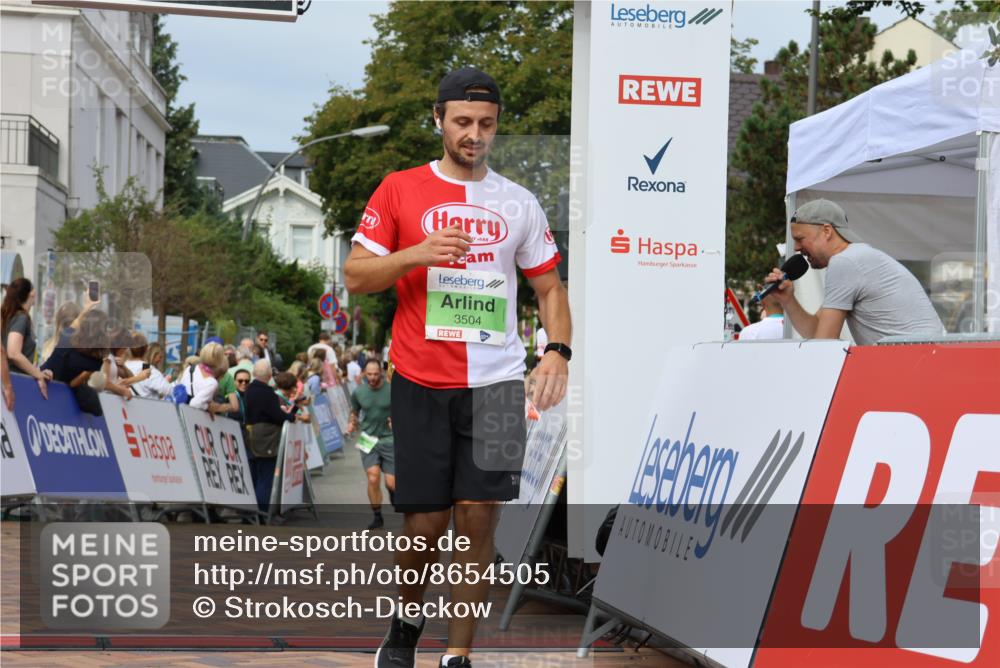 31.08.2025 - 21. Blankeneser Heldenlauf Strokosch-Dieckow http://msf.ph/oto/8654505 31.08.2025 11:03:42 Ziel 3679, 3504 meine-sportfotos.de