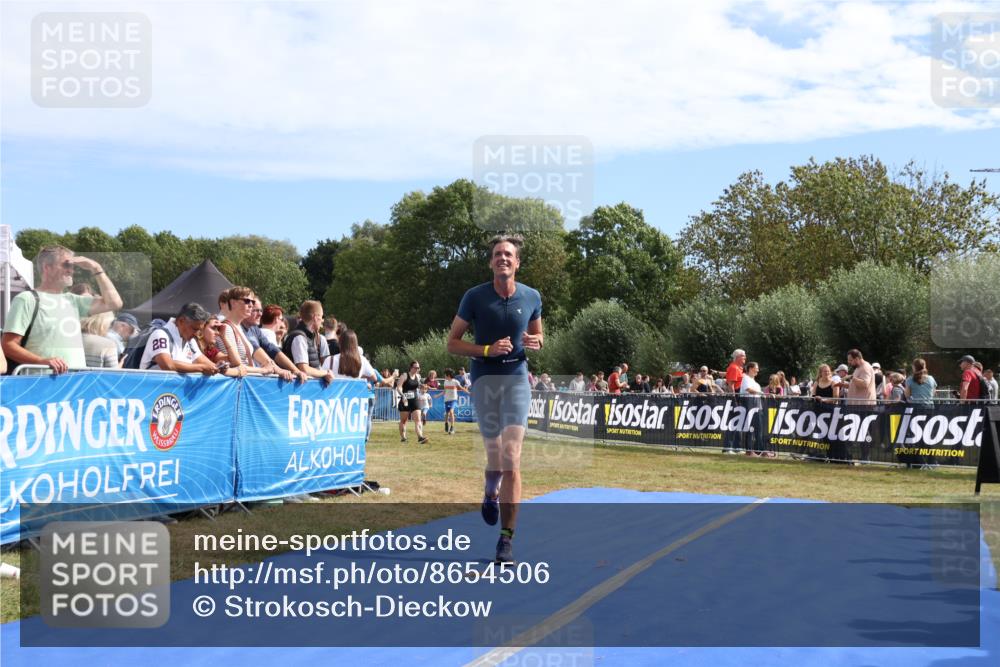 31.08.2025 - Elbe Triathlon Hamburg Strokosch-Dieckow http://msf.ph/oto/8654506 31.08.2025 11:38:28 Ziel 764, 951, 1299, 1301 meine-sportfotos.de