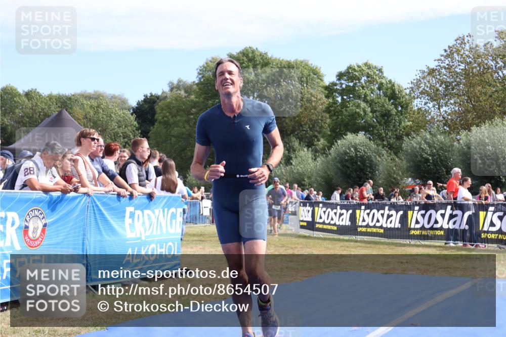 31.08.2025 - Elbe Triathlon Hamburg Strokosch-Dieckow http://msf.ph/oto/8654507 31.08.2025 11:38:29 Ziel 764, 951, 1299, 1301 meine-sportfotos.de