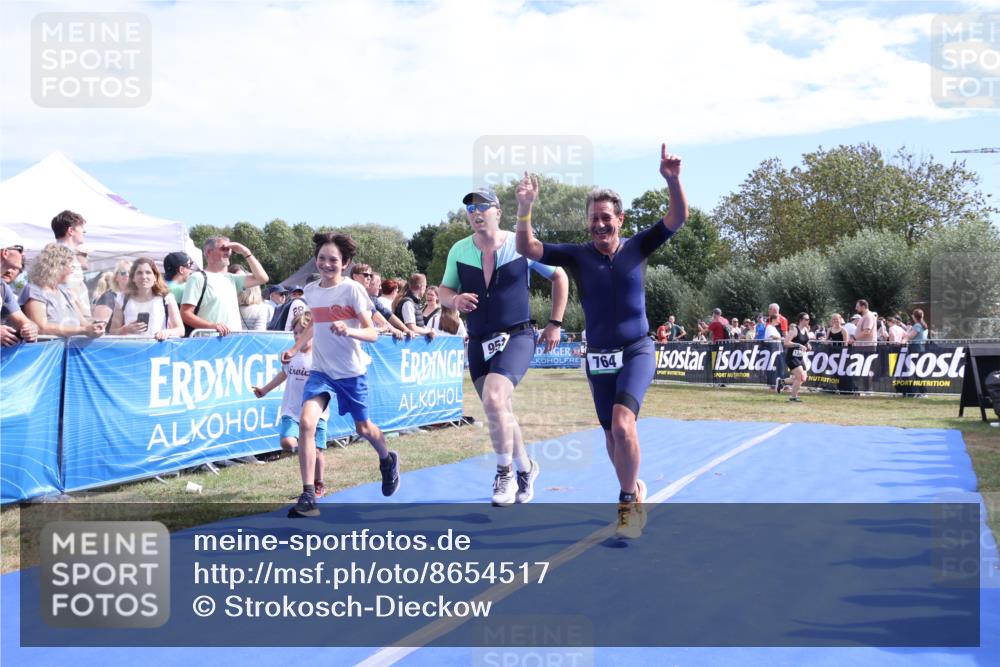 31.08.2025 - Elbe Triathlon Hamburg Strokosch-Dieckow http://msf.ph/oto/8654517 31.08.2025 11:38:34 Ziel 764, 951, 1299 meine-sportfotos.de