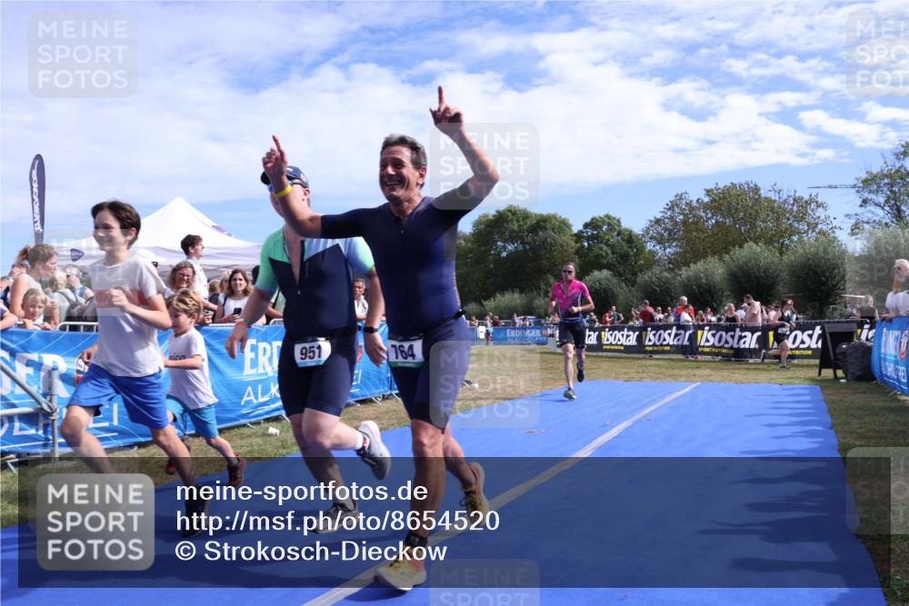 31.08.2025 - Elbe Triathlon Hamburg Strokosch-Dieckow http://msf.ph/oto/8654520 31.08.2025 11:38:35 Ziel 764, 951, 1299 meine-sportfotos.de