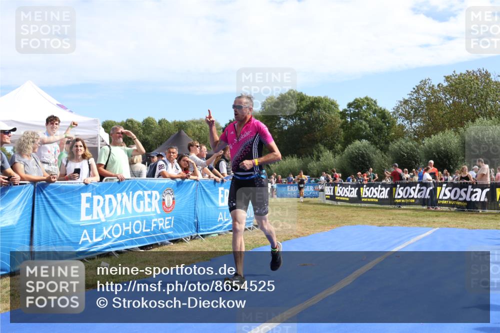 31.08.2025 - Elbe Triathlon Hamburg Strokosch-Dieckow http://msf.ph/oto/8654525 31.08.2025 11:38:37 Ziel 764, 951, 1011, 1299 meine-sportfotos.de