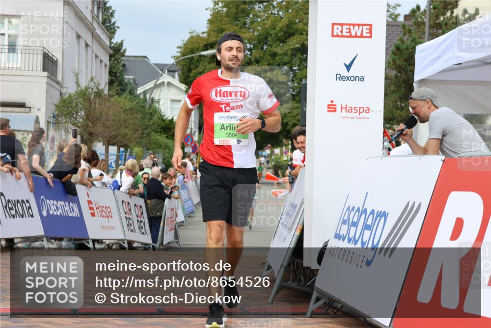 31.08.2025 - 21. Blankeneser Heldenlauf Strokosch-Dieckow http://msf.ph/oto/8654526 31.08.2025 11:03:41 Ziel 3644, 3504 meine-sportfotos.de
