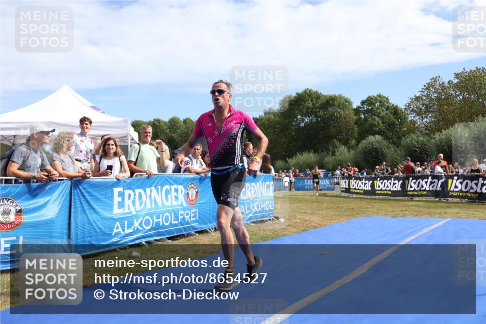 31.08.2025 - Elbe Triathlon Hamburg Strokosch-Dieckow http://msf.ph/oto/8654527 31.08.2025 11:38:37 Ziel 764, 951, 1011, 1299 meine-sportfotos.de
