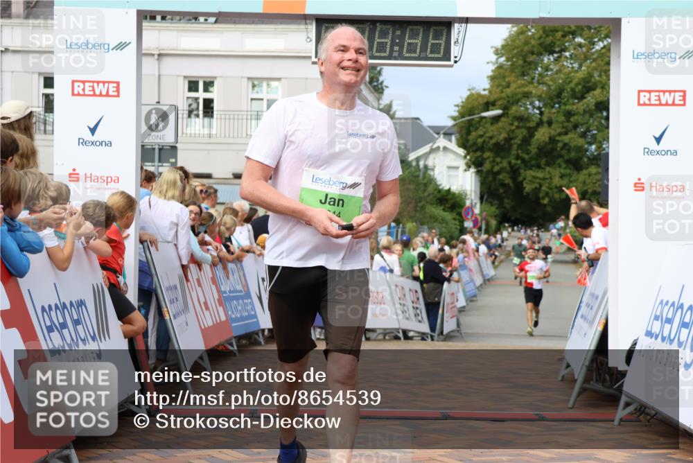 31.08.2025 - 21. Blankeneser Heldenlauf Strokosch-Dieckow http://msf.ph/oto/8654539 31.08.2025 11:03:35 Ziel 3625, 3644 meine-sportfotos.de