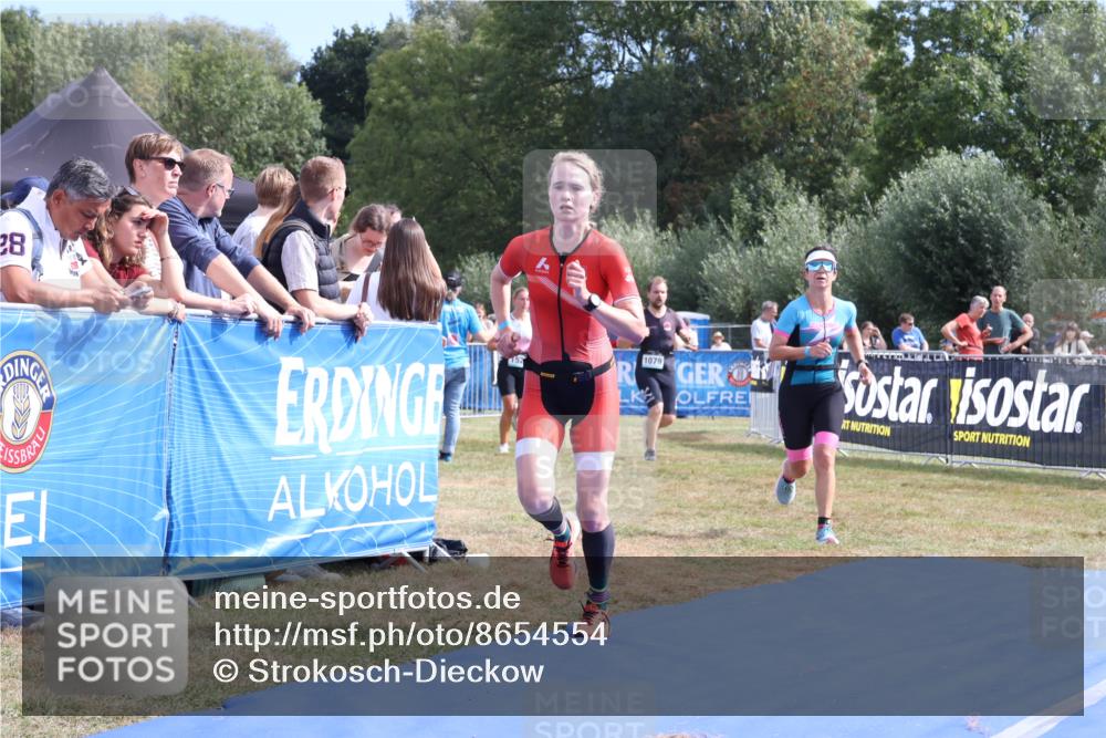 31.08.2025 - Elbe Triathlon Hamburg Strokosch-Dieckow http://msf.ph/oto/8654554 31.08.2025 11:39:08 Ziel 908, 1079, 1424 meine-sportfotos.de