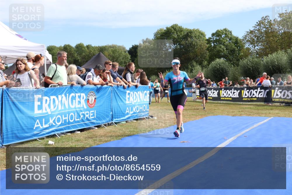 31.08.2025 - Elbe Triathlon Hamburg Strokosch-Dieckow http://msf.ph/oto/8654559 31.08.2025 11:39:10 Ziel 908, 1079, 1424 meine-sportfotos.de