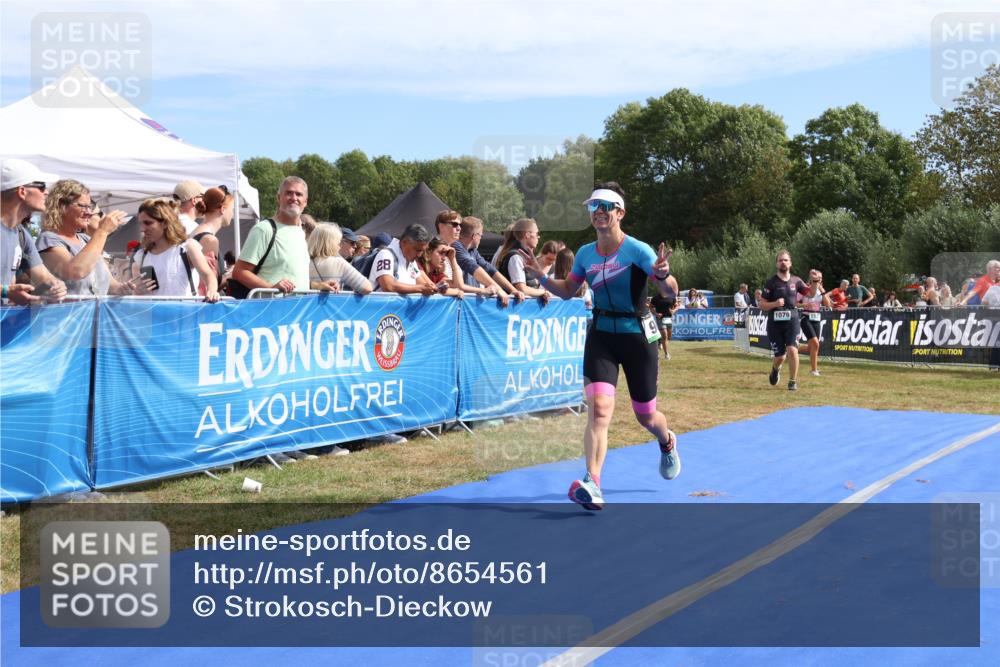 31.08.2025 - Elbe Triathlon Hamburg Strokosch-Dieckow http://msf.ph/oto/8654561 31.08.2025 11:39:10 Ziel 908, 1079, 1424 meine-sportfotos.de
