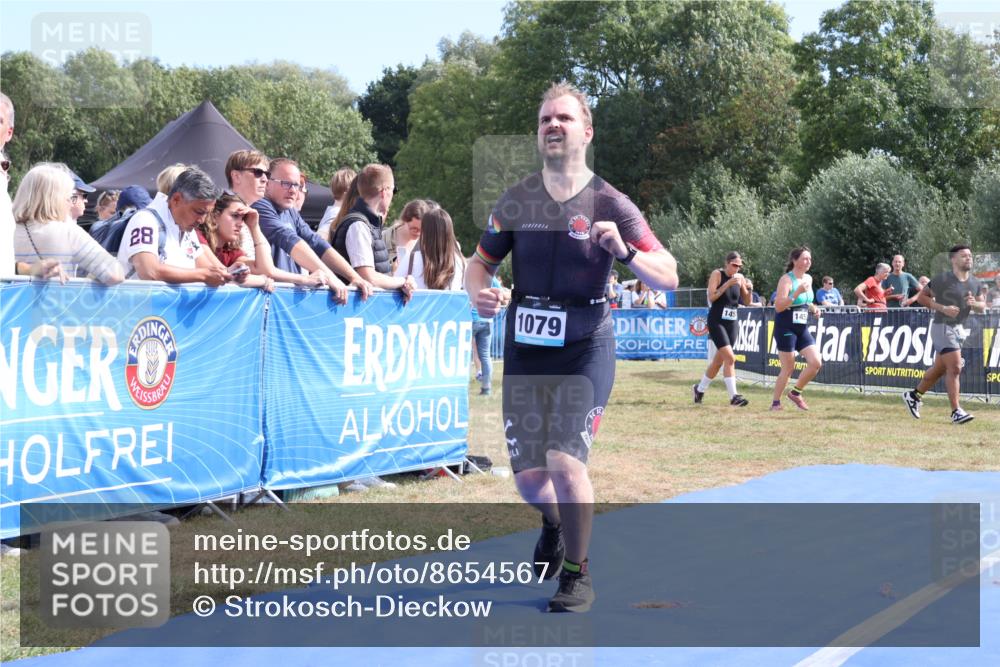 31.08.2025 - Elbe Triathlon Hamburg Strokosch-Dieckow http://msf.ph/oto/8654567 31.08.2025 11:39:13 Ziel 908, 1079, 1424 meine-sportfotos.de