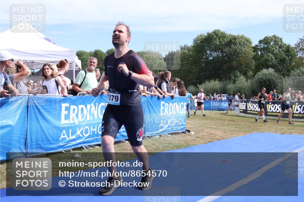 31.08.2025 - Elbe Triathlon Hamburg Strokosch-Dieckow http://msf.ph/oto/8654570 31.08.2025 11:39:13 Ziel 908, 1079, 1424 meine-sportfotos.de