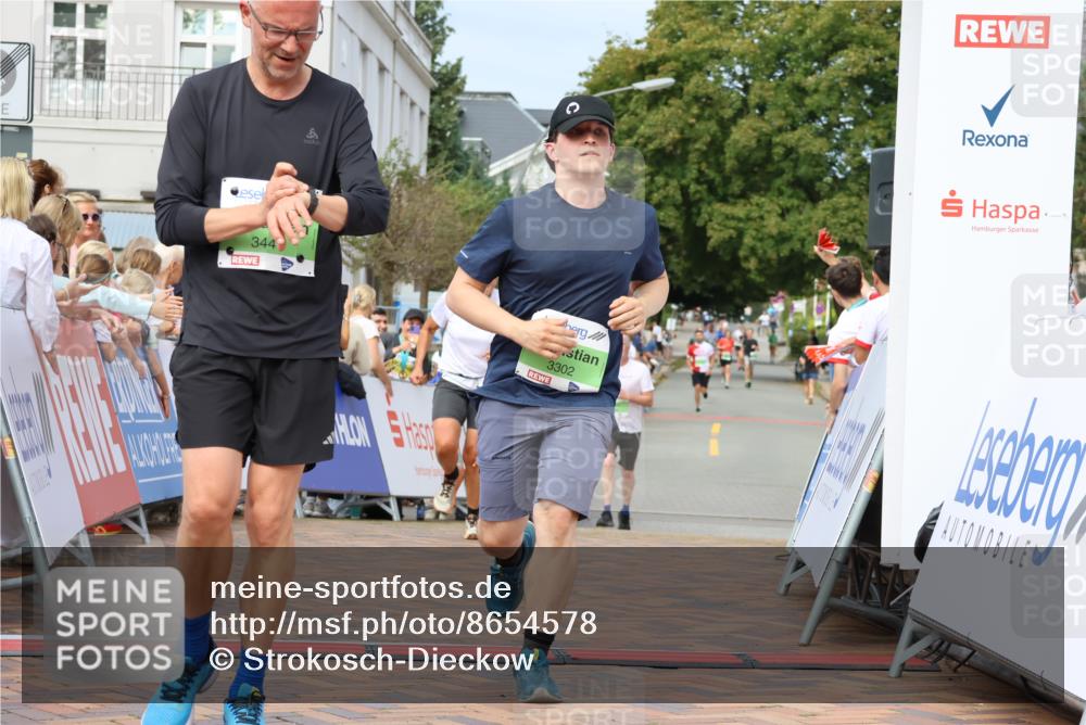 31.08.2025 - 21. Blankeneser Heldenlauf Strokosch-Dieckow http://msf.ph/oto/8654578 31.08.2025 11:03:27 Ziel 3625, 3446, 3373, 3302 meine-sportfotos.de