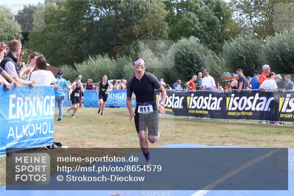 31.08.2025 - Elbe Triathlon Hamburg Strokosch-Dieckow http://msf.ph/oto/8654579 31.08.2025 11:39:42 Ziel 796, 811 meine-sportfotos.de