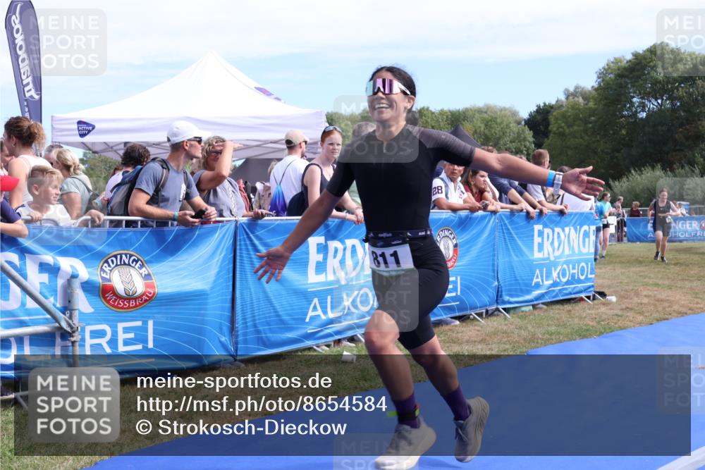 31.08.2025 - Elbe Triathlon Hamburg Strokosch-Dieckow http://msf.ph/oto/8654584 31.08.2025 11:39:43 Ziel 796, 811 meine-sportfotos.de