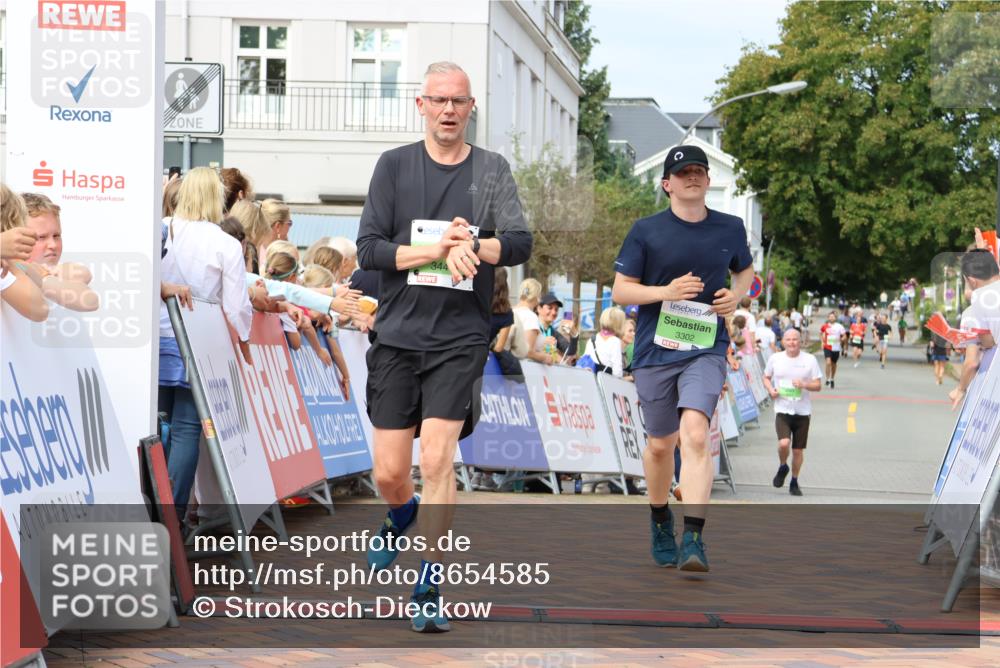 31.08.2025 - 21. Blankeneser Heldenlauf Strokosch-Dieckow http://msf.ph/oto/8654585 31.08.2025 11:03:27 Ziel 3625, 3446, 3373, 3302 meine-sportfotos.de