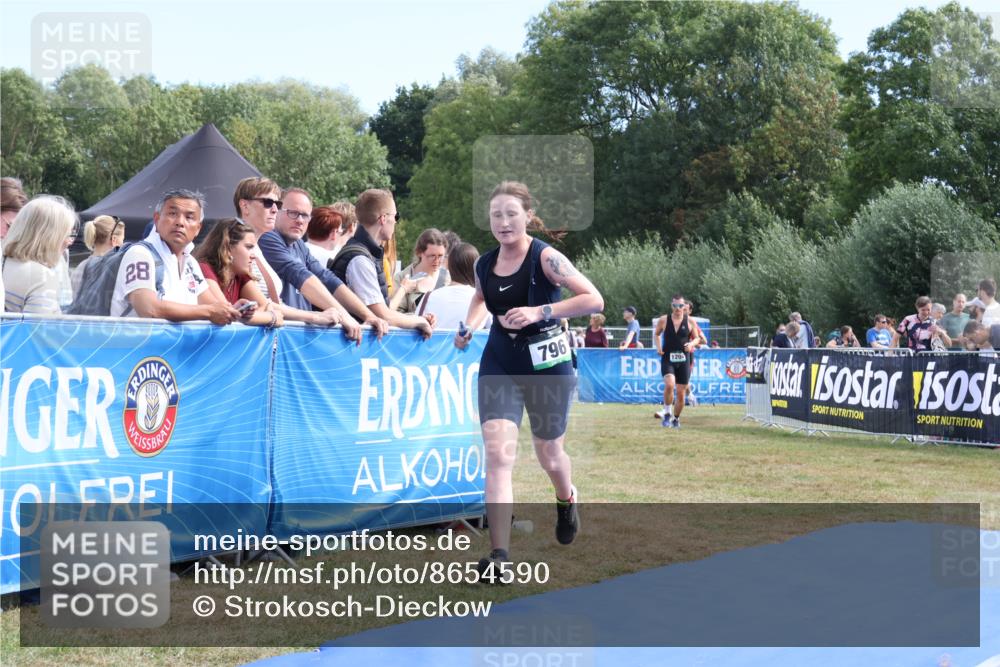 31.08.2025 - Elbe Triathlon Hamburg Strokosch-Dieckow http://msf.ph/oto/8654590 31.08.2025 11:39:47 Ziel 796, 811, 820, 1204, 1326 meine-sportfotos.de