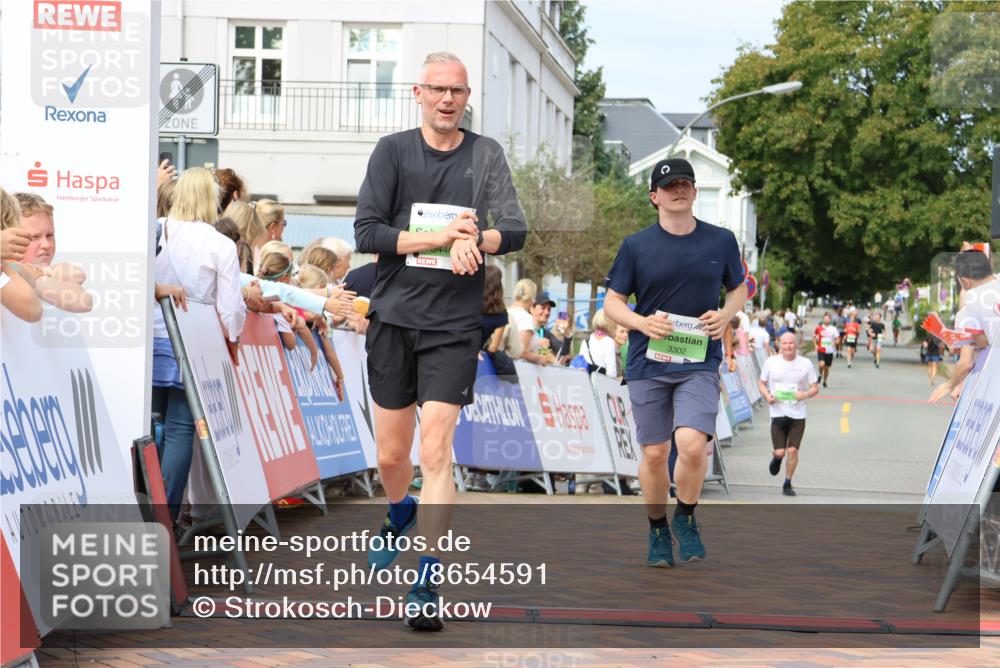 31.08.2025 - 21. Blankeneser Heldenlauf Strokosch-Dieckow http://msf.ph/oto/8654591 31.08.2025 11:03:26 Ziel 3625, 3675, 3446, 3373, 3302 meine-sportfotos.de
