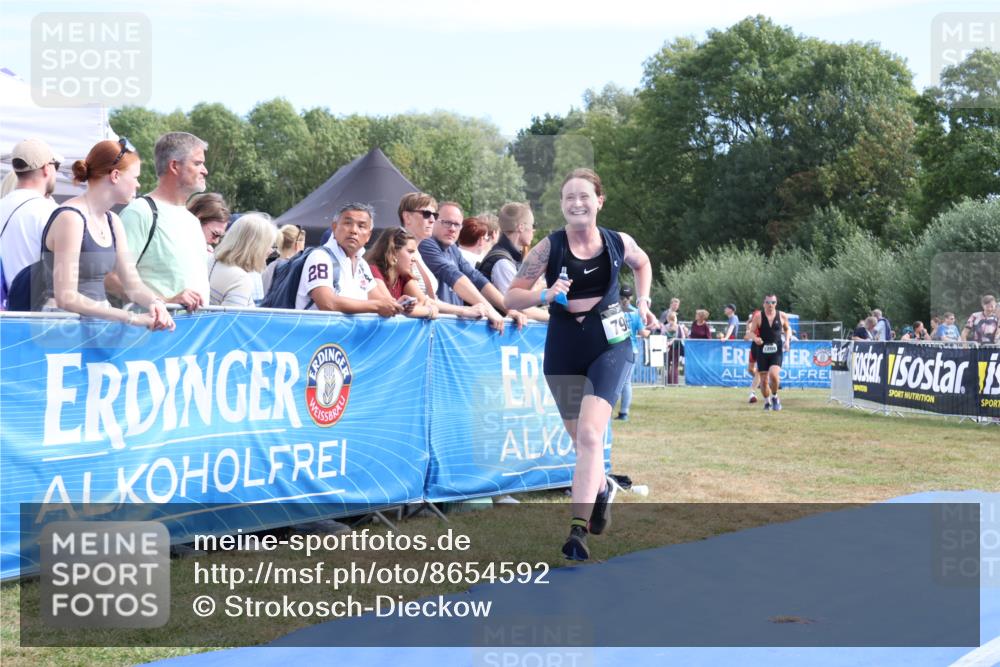31.08.2025 - Elbe Triathlon Hamburg Strokosch-Dieckow http://msf.ph/oto/8654592 31.08.2025 11:39:47 Ziel 796, 811, 820, 1204, 1326 meine-sportfotos.de