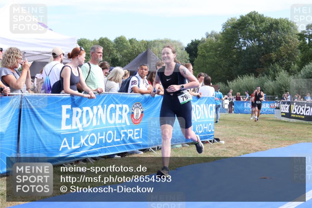 31.08.2025 - Elbe Triathlon Hamburg Strokosch-Dieckow http://msf.ph/oto/8654593 31.08.2025 11:39:48 Ziel 796, 820, 1204, 1326 meine-sportfotos.de