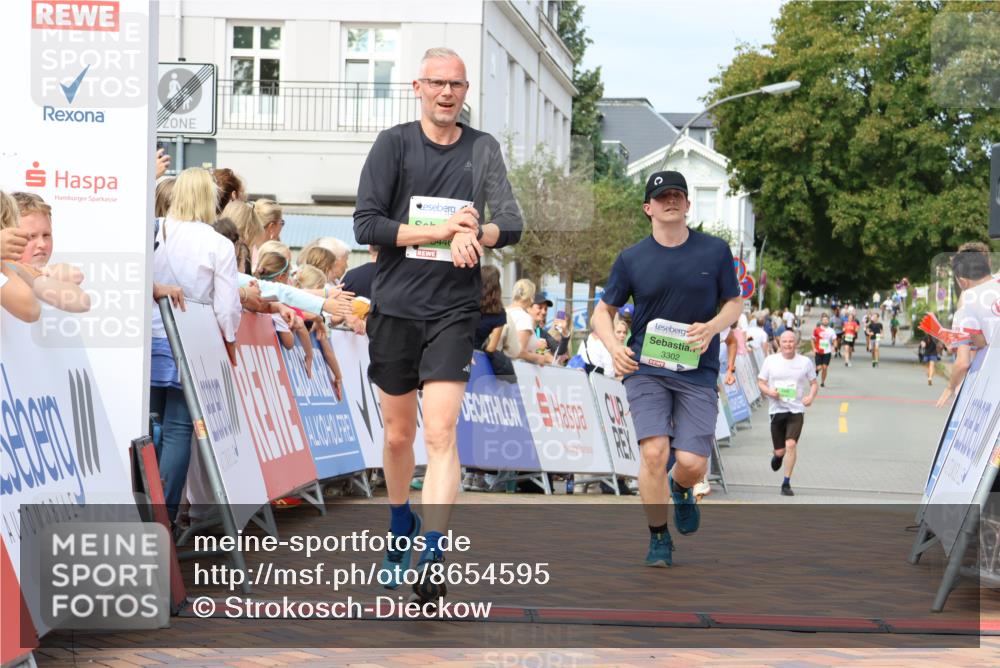 31.08.2025 - 21. Blankeneser Heldenlauf Strokosch-Dieckow http://msf.ph/oto/8654595 31.08.2025 11:03:26 Ziel 3625, 3675, 3446, 3373, 3302 meine-sportfotos.de
