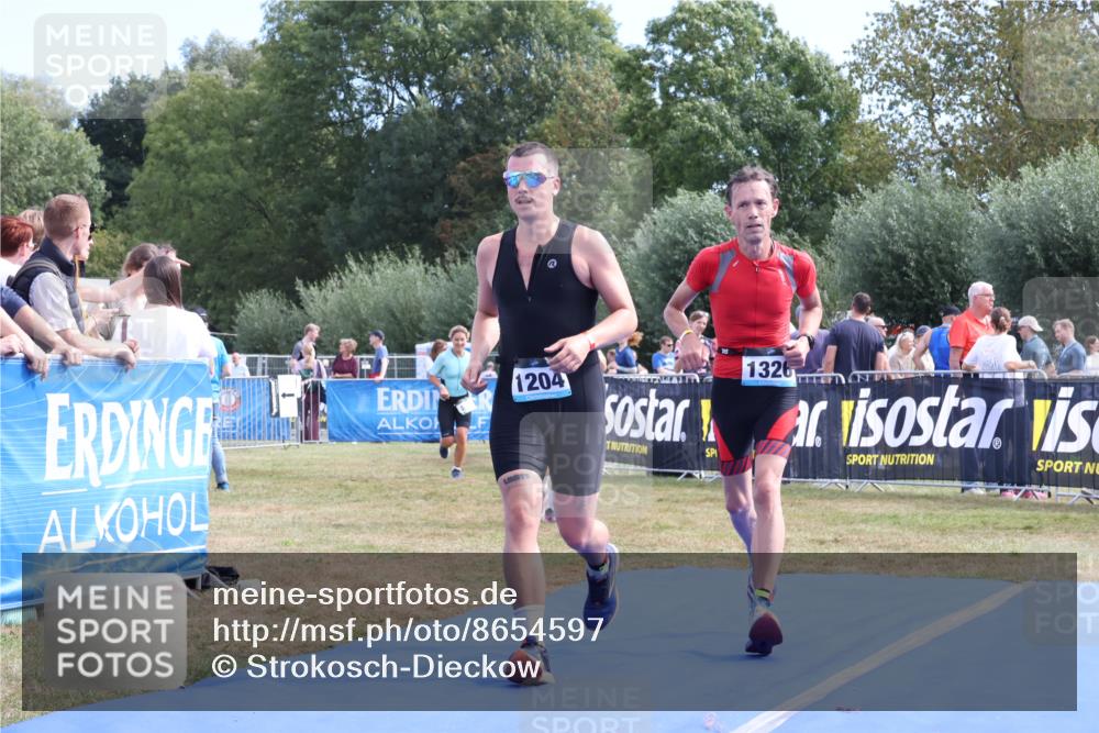 31.08.2025 - Elbe Triathlon Hamburg Strokosch-Dieckow http://msf.ph/oto/8654597 31.08.2025 11:39:53 Ziel 796, 820, 850, 1204, 1326 meine-sportfotos.de