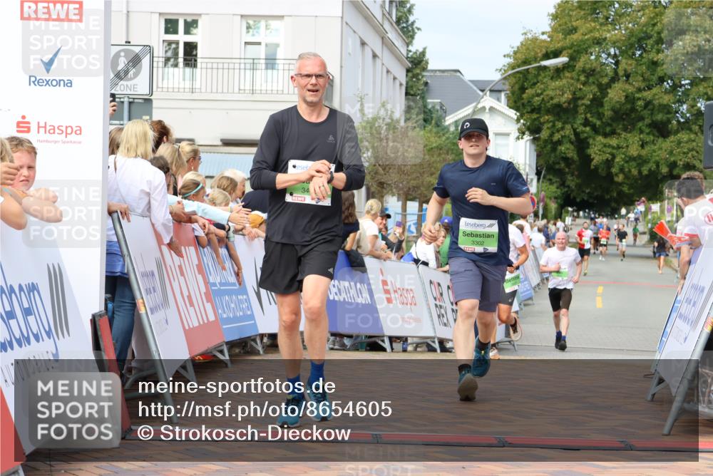 31.08.2025 - 21. Blankeneser Heldenlauf Strokosch-Dieckow http://msf.ph/oto/8654605 31.08.2025 11:03:26 Ziel 3625, 3675, 3446, 3373, 3302 meine-sportfotos.de