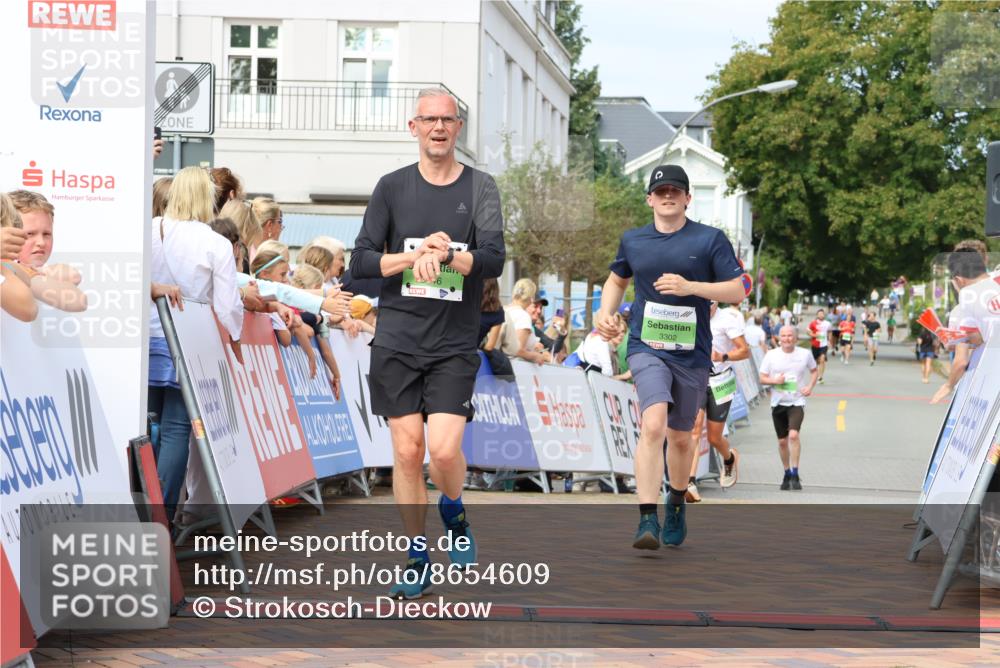 31.08.2025 - 21. Blankeneser Heldenlauf Strokosch-Dieckow http://msf.ph/oto/8654609 31.08.2025 11:03:26 Ziel 3625, 3675, 3446, 3373, 3302 meine-sportfotos.de