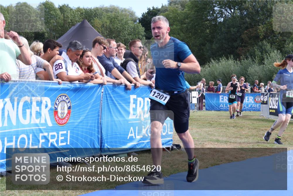 31.08.2025 - Elbe Triathlon Hamburg Strokosch-Dieckow http://msf.ph/oto/8654620 31.08.2025 11:40:02 Ziel 826, 850, 1201 meine-sportfotos.de