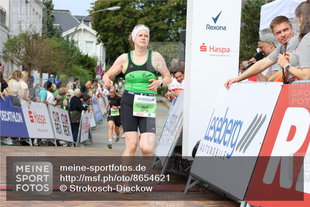 31.08.2025 - 21. Blankeneser Heldenlauf Strokosch-Dieckow http://msf.ph/oto/8654621 31.08.2025 11:02:42 Ziel 3487, 3714 meine-sportfotos.de