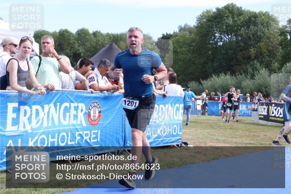 31.08.2025 - Elbe Triathlon Hamburg Strokosch-Dieckow http://msf.ph/oto/8654623 31.08.2025 11:40:03 Ziel 826, 850, 1201 meine-sportfotos.de