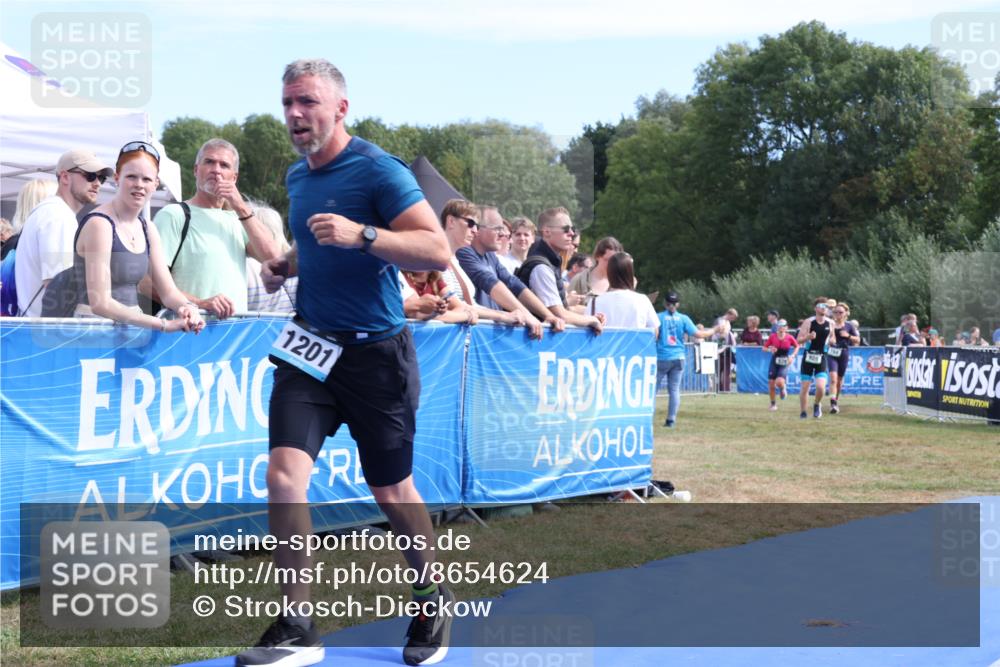 31.08.2025 - Elbe Triathlon Hamburg Strokosch-Dieckow http://msf.ph/oto/8654624 31.08.2025 11:40:03 Ziel 826, 850, 1201 meine-sportfotos.de