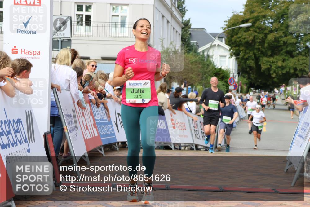 31.08.2025 - 21. Blankeneser Heldenlauf Strokosch-Dieckow http://msf.ph/oto/8654626 31.08.2025 11:03:23 Ziel 3675, 3446, 3373, 3302 meine-sportfotos.de