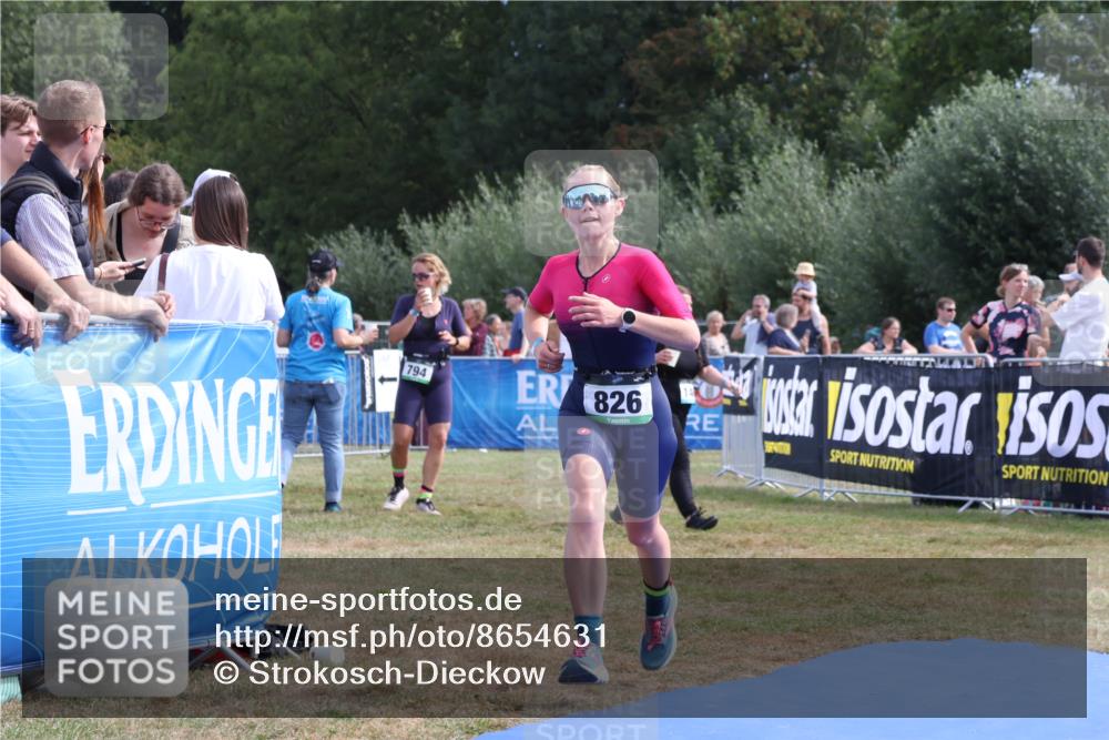 31.08.2025 - Elbe Triathlon Hamburg Strokosch-Dieckow http://msf.ph/oto/8654631 31.08.2025 11:40:08 Ziel 826, 1201 meine-sportfotos.de