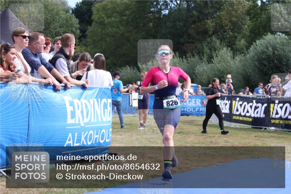 31.08.2025 - Elbe Triathlon Hamburg Strokosch-Dieckow http://msf.ph/oto/8654632 31.08.2025 11:40:08 Ziel 826, 1201 meine-sportfotos.de