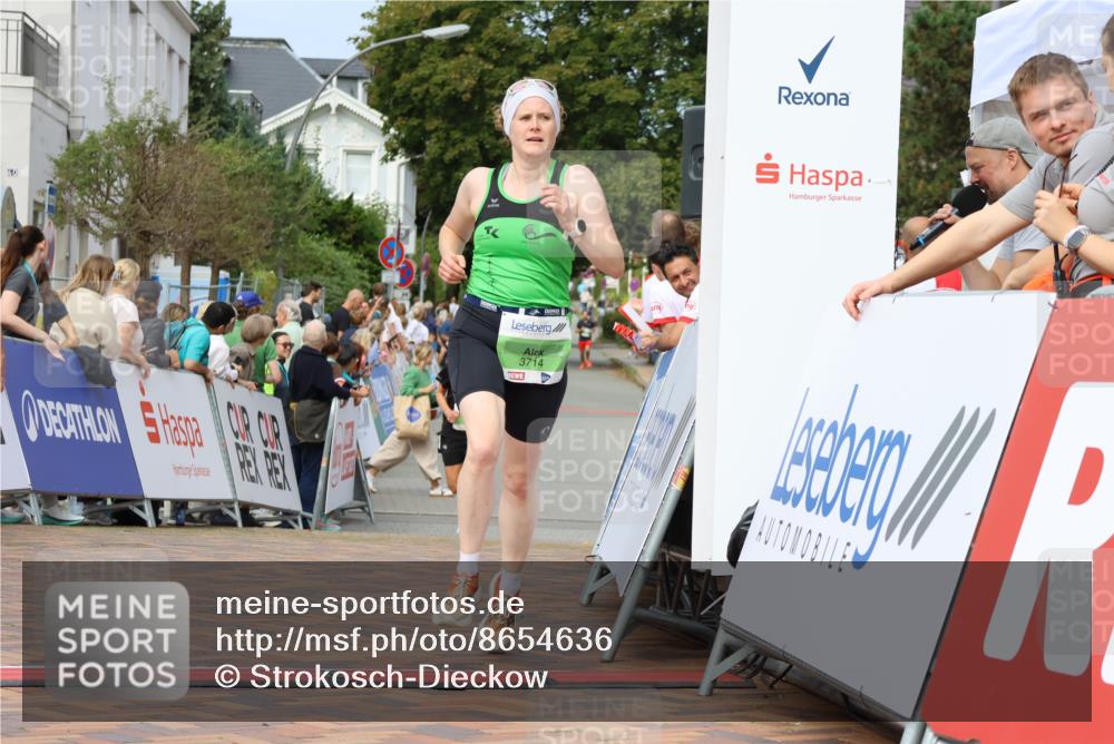31.08.2025 - 21. Blankeneser Heldenlauf Strokosch-Dieckow http://msf.ph/oto/8654636 31.08.2025 11:02:42 Ziel 3487, 3714 meine-sportfotos.de