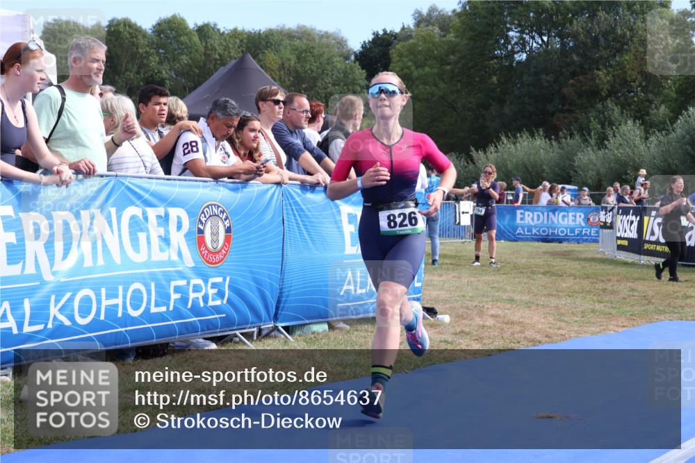 31.08.2025 - Elbe Triathlon Hamburg Strokosch-Dieckow http://msf.ph/oto/8654637 31.08.2025 11:40:09 Ziel 826 meine-sportfotos.de