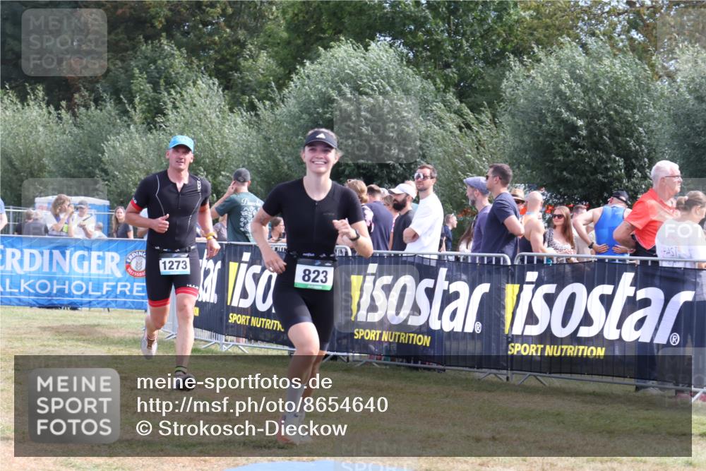 31.08.2025 - Elbe Triathlon Hamburg Strokosch-Dieckow http://msf.ph/oto/8654640 31.08.2025 11:40:26 Ziel 660, 823, 1273, 1310, 1379 meine-sportfotos.de