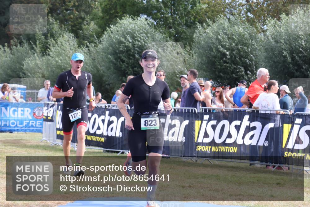 31.08.2025 - Elbe Triathlon Hamburg Strokosch-Dieckow http://msf.ph/oto/8654641 31.08.2025 11:40:26 Ziel 660, 823, 1273, 1310, 1379 meine-sportfotos.de