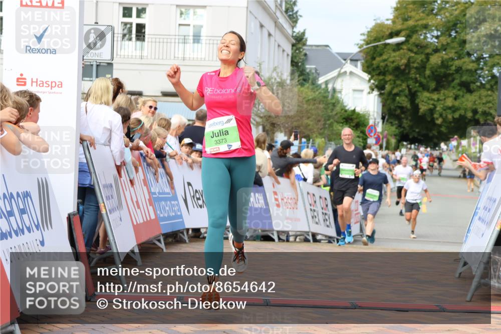 31.08.2025 - 21. Blankeneser Heldenlauf Strokosch-Dieckow http://msf.ph/oto/8654642 31.08.2025 11:03:23 Ziel 3675, 3446, 3373, 3302 meine-sportfotos.de