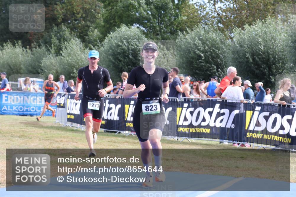 31.08.2025 - Elbe Triathlon Hamburg Strokosch-Dieckow http://msf.ph/oto/8654644 31.08.2025 11:40:27 Ziel 660, 823, 1273, 1310, 1379 meine-sportfotos.de