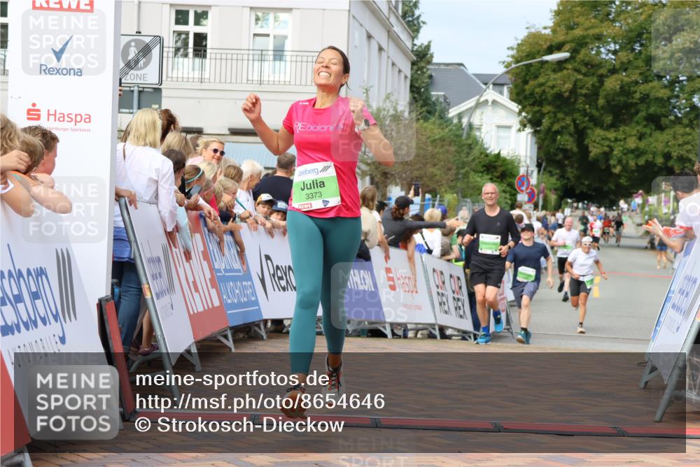 31.08.2025 - 21. Blankeneser Heldenlauf Strokosch-Dieckow http://msf.ph/oto/8654646 31.08.2025 11:03:22 Ziel 3675, 3446, 3373, 3302 meine-sportfotos.de