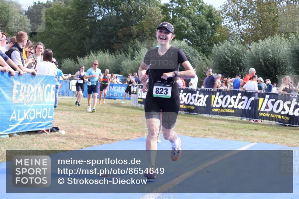 31.08.2025 - Elbe Triathlon Hamburg Strokosch-Dieckow http://msf.ph/oto/8654649 31.08.2025 11:40:28 Ziel 660, 823, 1273, 1310, 1379 meine-sportfotos.de