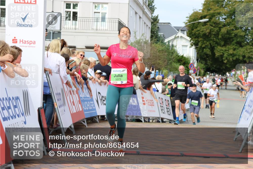 31.08.2025 - 21. Blankeneser Heldenlauf Strokosch-Dieckow http://msf.ph/oto/8654654 31.08.2025 11:03:22 Ziel 3675, 3446, 3373, 3302 meine-sportfotos.de