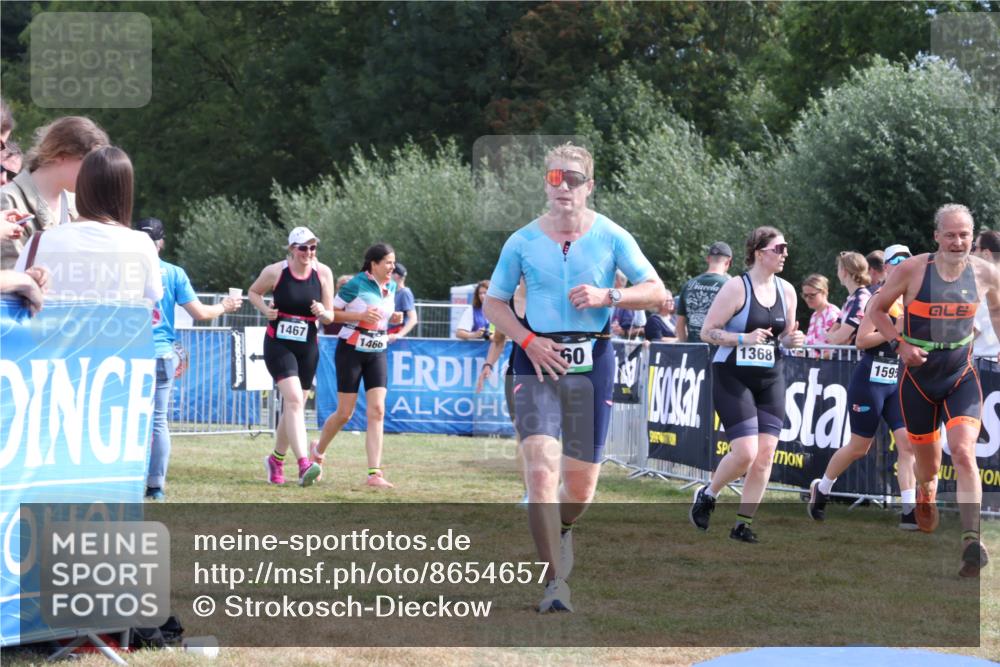 31.08.2025 - Elbe Triathlon Hamburg Strokosch-Dieckow http://msf.ph/oto/8654657 31.08.2025 11:40:31 Ziel 660, 823, 1273, 1310, 1379 meine-sportfotos.de