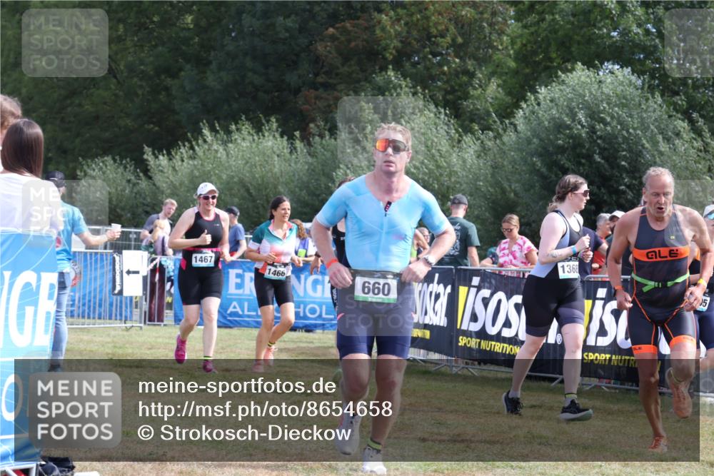 31.08.2025 - Elbe Triathlon Hamburg Strokosch-Dieckow http://msf.ph/oto/8654658 31.08.2025 11:40:31 Ziel 660, 823, 1273, 1310, 1379 meine-sportfotos.de
