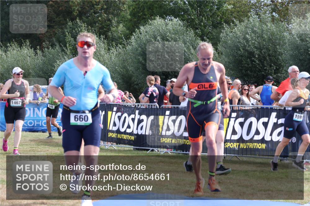 31.08.2025 - Elbe Triathlon Hamburg Strokosch-Dieckow http://msf.ph/oto/8654661 31.08.2025 11:40:32 Ziel 660, 823, 1273, 1310, 1379 meine-sportfotos.de