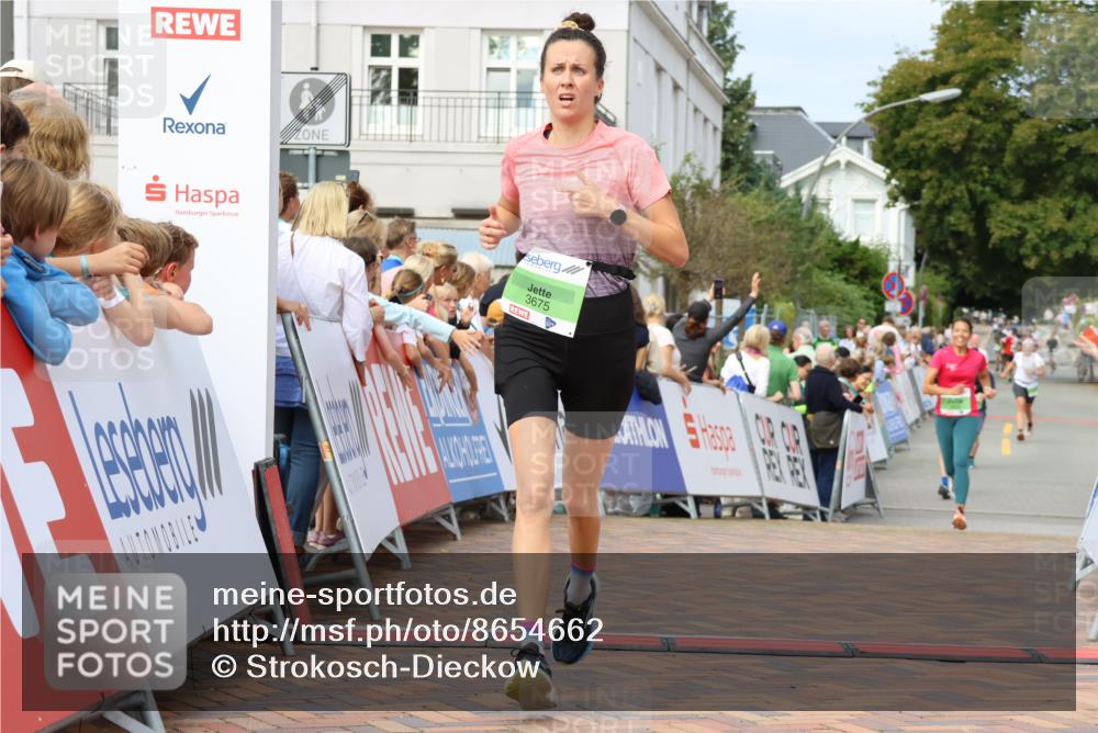 31.08.2025 - 21. Blankeneser Heldenlauf Strokosch-Dieckow http://msf.ph/oto/8654662 31.08.2025 11:03:19 Ziel 3675, 3373 meine-sportfotos.de