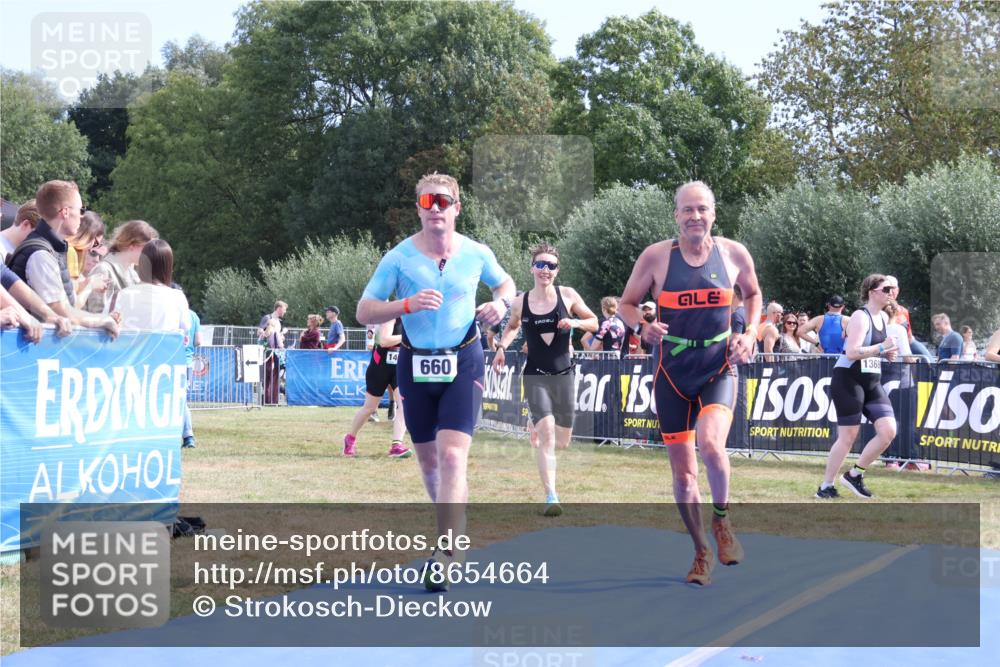 31.08.2025 - Elbe Triathlon Hamburg Strokosch-Dieckow http://msf.ph/oto/8654664 31.08.2025 11:40:33 Ziel 660, 823, 1273, 1310, 1379 meine-sportfotos.de