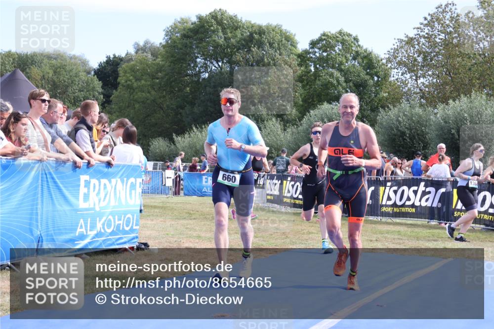 31.08.2025 - Elbe Triathlon Hamburg Strokosch-Dieckow http://msf.ph/oto/8654665 31.08.2025 11:40:33 Ziel 660, 823, 1273, 1310, 1379 meine-sportfotos.de